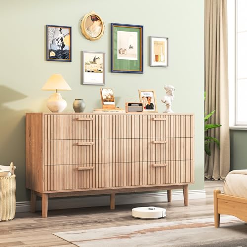 Komoda karbowana z 6 szufladami i złotymi uchwytami – szafka do salonu, jadalni, sypialni