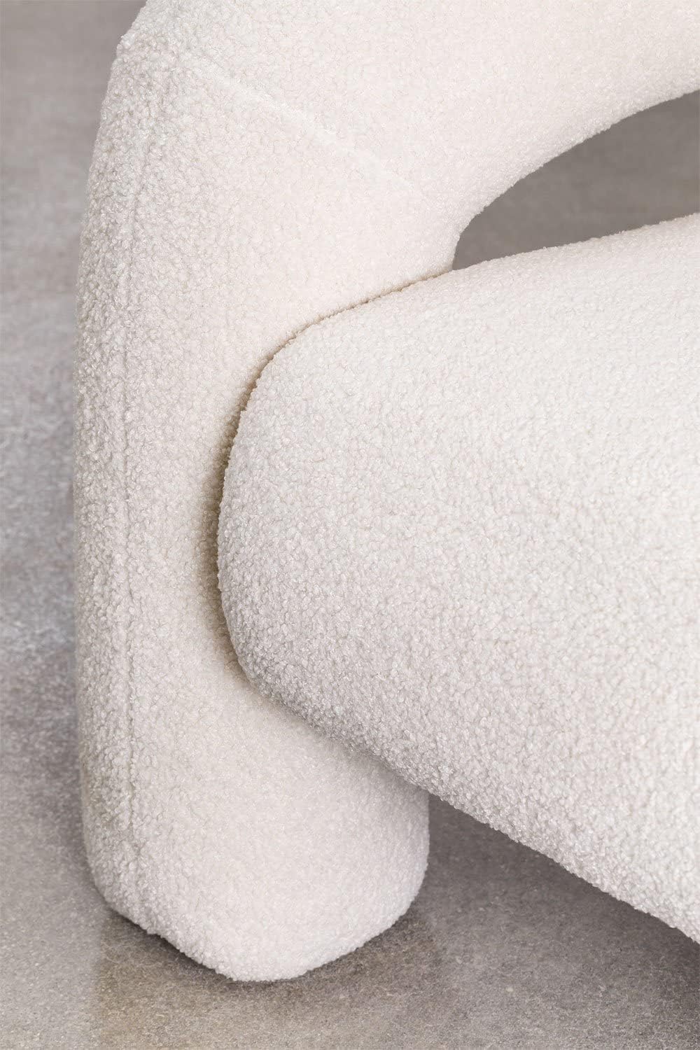 Nowoczesny Fotel z Baranka - minimalistyczny fotel z materiału "baranek", beżowy designerski fotel