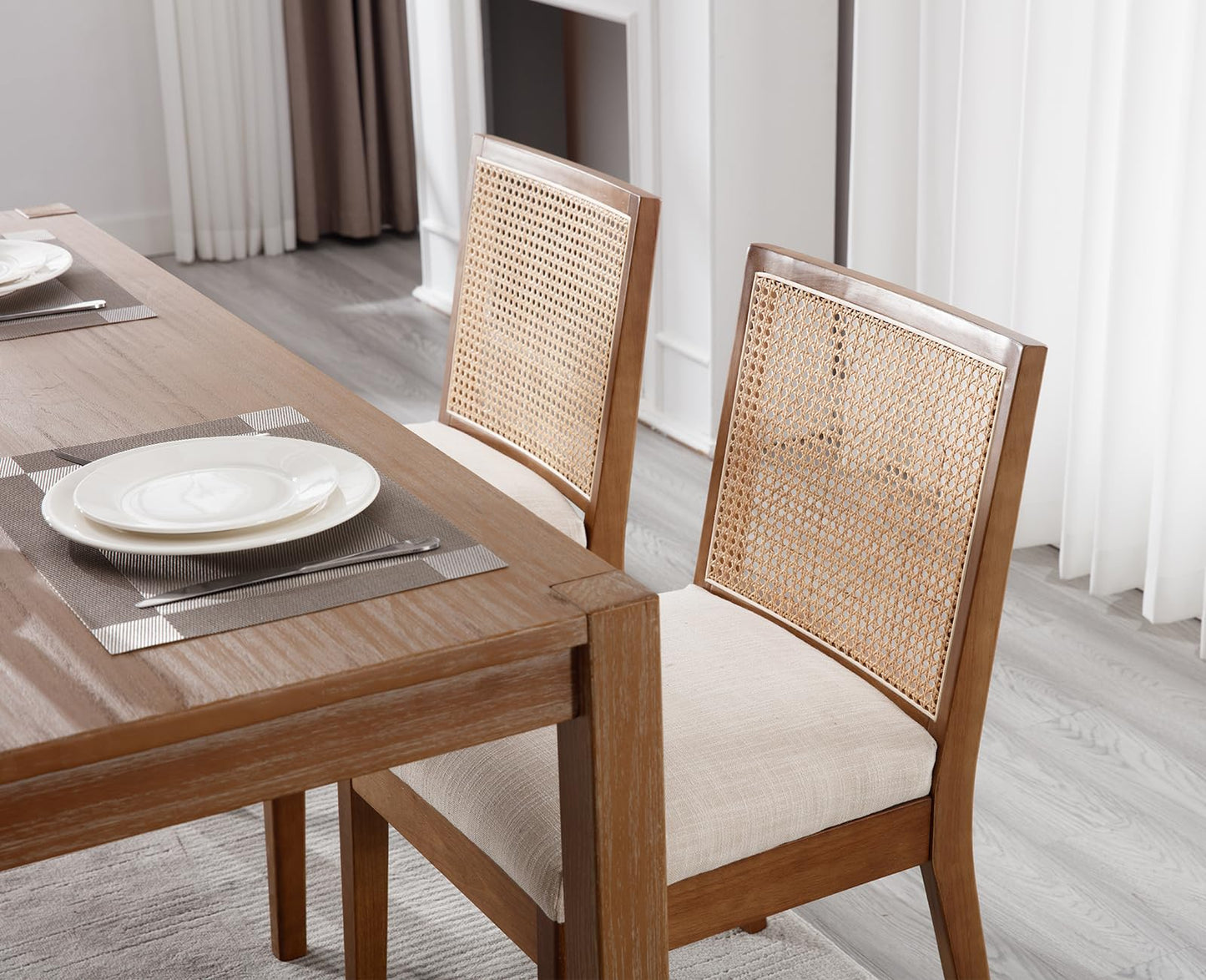 Zestaw 2 rattanowych krzeseł do jadalni i kuchni, tapicerowane siedzisko, nogi z litego drewna, orzech włoski