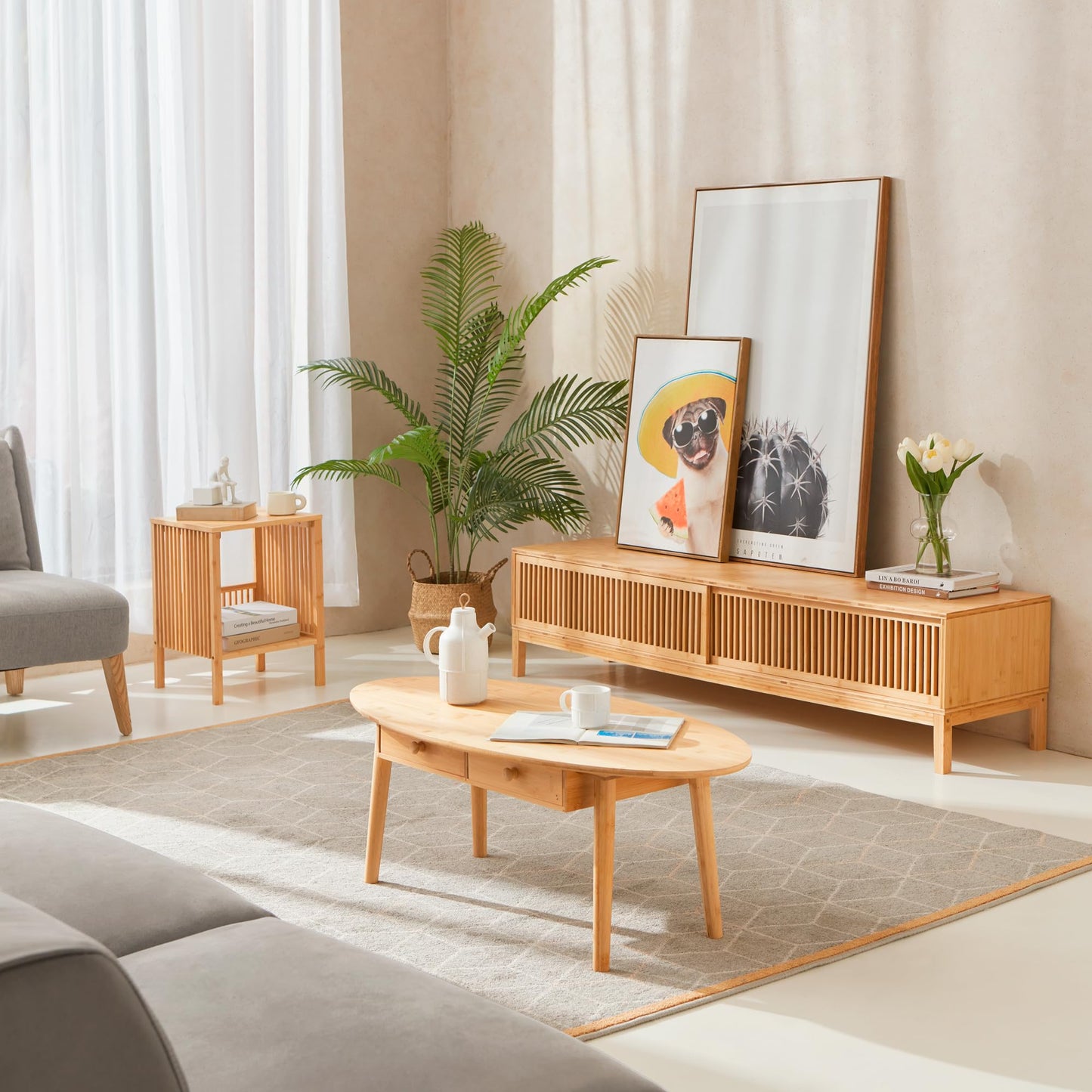 Szafka pod telewizor z bambusa naturalna z suwanymi drzwiami, komoda pod telewizor, 140 x 40 x 38 cm