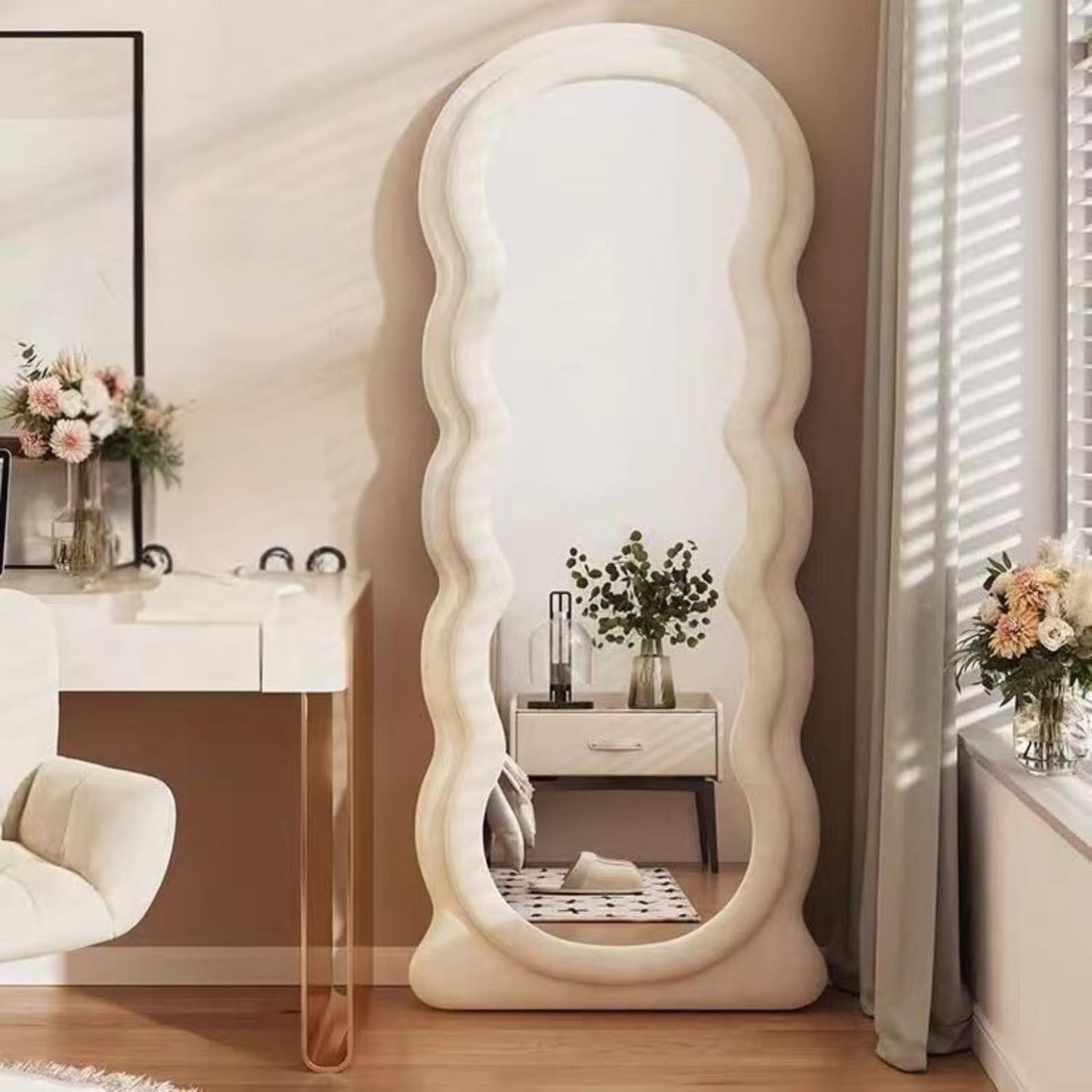 Melodieux Lustro stojące na całe ciało, falowane, 160 x 60 cm, na całe ciało, lustro ścienne z flanelą owiniętą drewnianą ramą, wiszące lub przechylane lustro na całe ciało